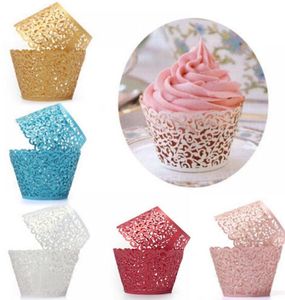 2021 Ny 100pcs Lace Cupcake Wrapper Laser Cut Bröllop Dusch Cupcake Wrapper Favoriter med högkvalitativ pärlpapper