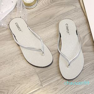 Tasarımcı Moda Tasarımcısı Kadınlar Plaj Sandalet Flip Floplar Siyah Beyaz Terlik Yaz Jöle Flats Ayakkabı Bayanlar Sandal Loafer'lar Boyutu 35-40 2021