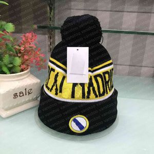 Erkek Örme Şapka Tasarımcısı Caps Klasik Şehir Nakış Futbol Şapkalar Çift Kış Açık Spor Sıcak Beanie