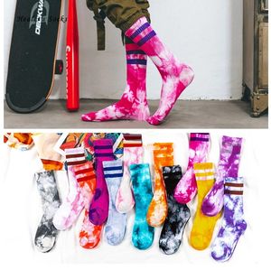 Hot Moda Mężczyźni i Kobiety Skarpety Bawełniane Kolorowe Psychodeliczne Graffiti Krawat Barwiący Funny Deskorolka Cute Harajuku Hiphop Tube Socks