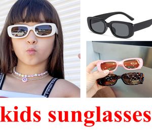 Moda Marka Çocuk Güneş Gözlüğü Çocuk Siyah Güneş Gözlükleri Küçük Yuvarlak Anti UV Bebek Güneş Gölgelendirme Gözlük Kız Erkek Sunglass Renkler adet