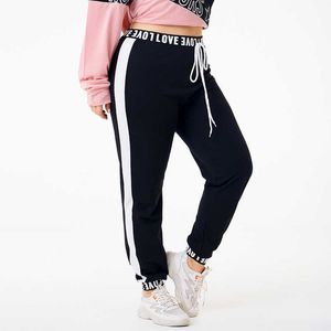 Frühling Sommer Neue frauen Mode Sport Stil Farbe Passenden Englisch Druck Elastische Taille Stretch Pullover Lose Hosen Q0801