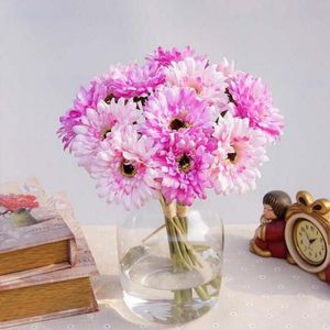 Ghirlande di fiori decorativi 6 pezzi / pacco Gerbera di seta artificiale rosa per la casa di Natale Accessori per decorazioni di nozze Regalo Piante di plastica finte