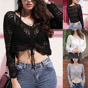 Kvinnor Sexigt Mesh Se genom stickad gröda Topp T-shirt Sommar Boho Mode Långärmad T-shirt Kvinnor Lace Tops Tee Kvinnor Kläder 210524