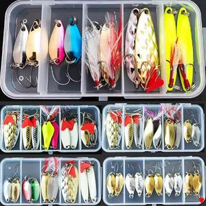 10 pcs pesca metal colher lure kit conjunto de ouro iscas de prata múltiplas lantejoulas spinner iscas com caixa de tripletes yu081 220110