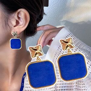 Stud Vintage Drop Kolczyki Fleece Ear Geometryczne Wisiorek Retro Metal Biżuteria Prezent Dla Dziewczyn Kobiety AIC88