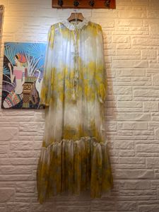 女性の春と夏の新しいデザインセンスニッチティーブレイク旅行ドレスのためのフランス風のレトロな長袖プリーツのレースのドレス