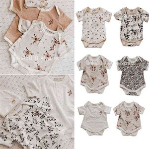 Högkvalitativ Vintage Style Baby Sommar Kläder Kortärmad Romper Fågelblomma Mönster Infant Boy Girl Onesie 210619