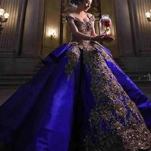 2022 Vintage Royal Blue Satin Quinceanera Dresses Gold Floral Lace Appliques Lang Zoet 15 jaar feestjurken Off Schouder Corset Ball Jurk Prom avondkleding