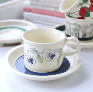 Cups Saucers mittelalterliche kreative Kaffeetasse und Untertasse literarischer Retro -Stil Nachmittag Tee Keramik Home Office Trinkbecher120ml