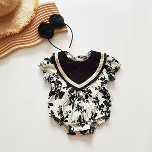 Säuglingsblumen-bedruckter Strampler 2022 Baby-Mädchen-Spitzen-Kurzarm-Rüschen-Overalls Sommer Neugeborene Kinder Prinzessin Onesie Kleinkindkleidung S2114