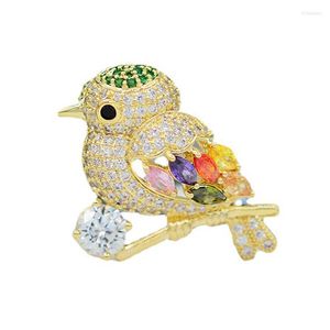 Spille Spille Blucome Luxury Colorful Cubic Zircon Bird Spilla Colore oro Animale Rame Donna Matrimoni Banchetto Corpetto Risvolto Regali Kirk22