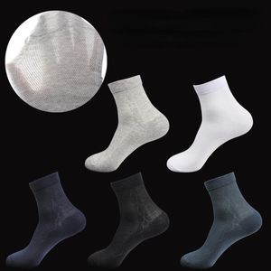 Erkek Çorap Çiftleri Nefes alabilen pamuklu erkekler yaz orta tüpü kısa moda düz renk çorapları temel siyah beyaz çorap