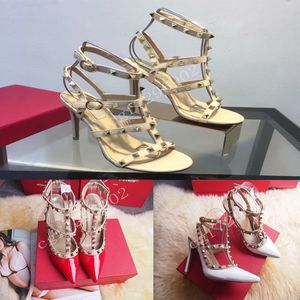 Kızlar Seksi Topuklu toptan satış-2022 Tasarımcı Kadın Yüksek Topuklu Parti Sandalet Moda Perçinleri Kızlar Seksi Noktalı Ayakkabılar Dans Ayakkabıları Düğün Ayakkabı Çift Kayışları