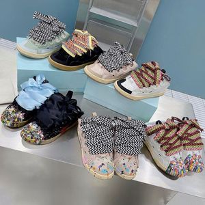 Diseñador pareja de malla Mujer zapatos de pan de pan de entrenamiento alemán zapatilla de zapatilla para hombres zapatillas de ternero