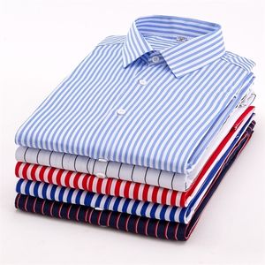 AoliWen 2020 marka mężczyzn Summer Stripe Stripe koszulka w stylu High Street Fashion Flanned Printed Shirt Slim Fit wysokiej jakości LJ200925