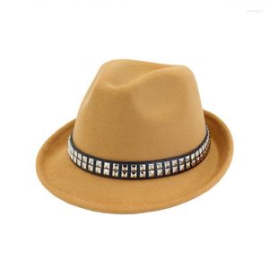 Berets Roll Short Brim Fedora Hats For Women Men Solid Rivet Belt Classic Formal Dress Tan Khaki Party Jazz Cap Sombreros De MujerBerets Wen