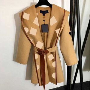 Classic Designer Women's Cape Fashion Letter Print Long Coat Girls Casual Windproof Trench Coat