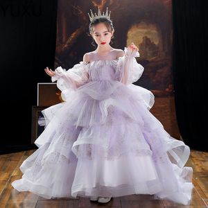 Muhteşem Mor Çiçek Kız Elbise Kepçe Boyun Aplike Boncuklu Uzun Kollu Küçük Kız Pageant Törenlerinde Fırfır Katmanlı Sweep Tren Doğum Günü Abiye