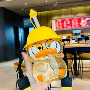 Cute Sitting Duck Water Bottle High Appearance Value Big Belly Plastic Cup With Straw Student Children's Women's 220509