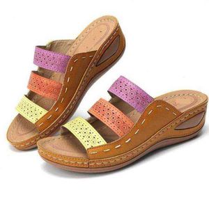 Pantofole da donna sandali piatti 2022 signore di estate diapositive comode scarpe da spiaggia slip on zeppe scarpe più femminili Zapatillas Mujer Casa 220329