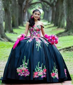 Vintage Black Satin Off spalla Quinceanera Dress 3D Fiori floreali più size abiti da ballo da ballo Vestidos de 15 Anos Sweet 16