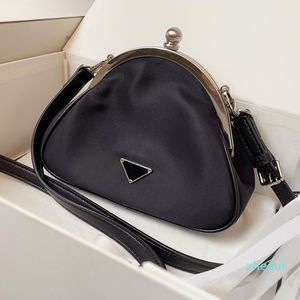 Bolsa de bolsa nuvem bolsa de nylon de nylon à prova d'água bolsas de maquiagem cosmética embreagem noturna