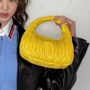 Mui Mui Bag Знаменитая дизайнерская сумка блуждает по мателассе Nappa Hobo Bags красивые 3D -пузырьковые линии плечо.