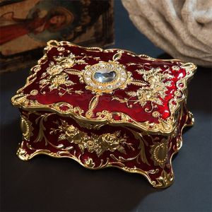 Metal Crafts European Style Retro Jewelry Creative Highend Ring Necklace Small Storage Box Gift 220611