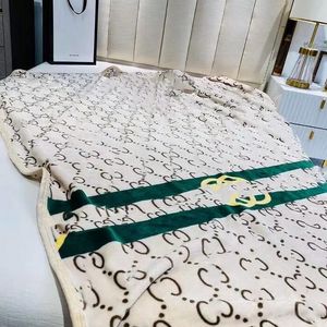 Modern Battaniyeler toptan satış-Ana Sayfa Modern Battaniyeler Yüksek kaliteli halı moda yetişkin bebek markası lüks tasarımcı gündelik mektup desen pazen fırlatma battaniye