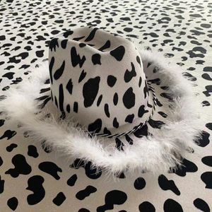 Basker mj￶lk fj￤der cowboy hatt cow tryck vit svart hink reversibelt brett randen m￶ssor filt Kvinnliga m￶ssa Dekorativa hattarbereter