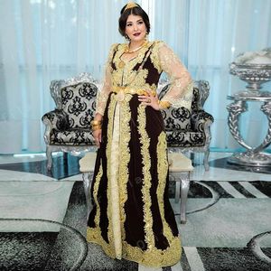 Tradycyjny Kosovo Caftan Evening Dress 2022 Złote aplikacje długie rękawy Maroko Dubaj Saudyjska sukienka na bal