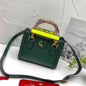 2024 Nya modeller Designer Women's Crossbody Shoulder Luxury Spring och Bamboo Portable Liten Fresh Messenger Underarm Counter samma BA 4501