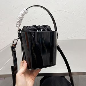Дизайнерская универсальная сумочка на одно плечо посланник Vivien Патентная кожаная серебряная пряжка большая сумка сатурна топ -женская сумка
