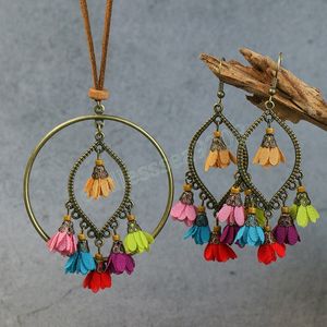 Kvinnors etniska örhängen halsband smycken set bohemian brud bröllop smycken färgglad tofs blommor rund örhänge tröja kedja