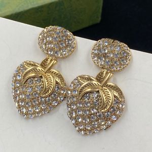 Pendientes de diseñador cuelga para mujer Pendiente con forma de diamante de fresa Suministro de joyería de moda de latón de alta calidad