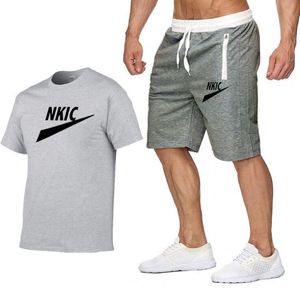 Summer Men Men Short Set Tracksuit Sportswear Camiseta 100% algodão e shorts Duas peças roupas masculinas casuais