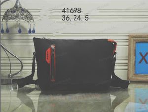 Men Shoulder Bags Evening Designer Bag Cosmetic Bags Leather Handbag Man Briefcase Crossbody Bag Totes Leisure Messenger Bags