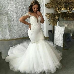 Inne suknie ślubne Bling Koraliki Sukienka syrenka z aplikacjami Deep v szyja biały tiul Court Pociąg Bridal Sexy vestidos de noviaother