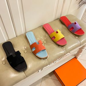 2022 Designer Vrouw Sandalen Transparante Slippers Klassieke Strand Slipper Zomer Flats Dia s Mode Lederen Sandal Crystal Flip Flops