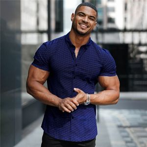 Мужские печатные рубашки Модные отвороты летняя открытая пуговица с коротким рукавом плюс блузка с коротким рукавом плюс размер