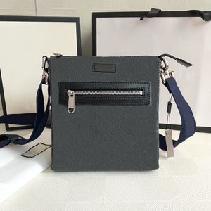 2022 new fashion Genuine leather bags Top quality luxury designers men shoulder messenger bag envelope purse Classic letters crossbody wallet