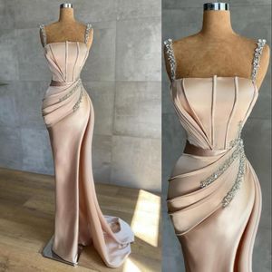 Mantel sjöjungfru sexiga aftonklänningar bär senaste spaghettiremkristallpärlor paljetter veck sidoslösta långa formella festkändis klänningar vestidos