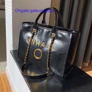 Borse di lusso da donna di marca Borse da spiaggia Designers Ch Lettera in metallo Distintivo Tote Borsa da sera Piccola borsa in pelle mini corpo Grande borsa a catena femminile Zaino Ymw8