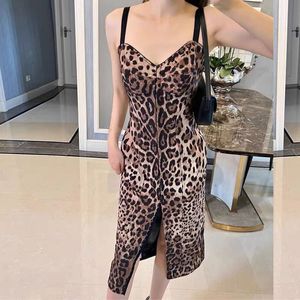 Robes à élingue Slit à imprimé léopard pour les vacances de fête de fête marque sexy slim robe serrée designer femmes vêtements