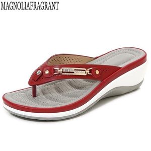 Sommarkvinnor tofflor Metal Button Slides Shoes Wedge Beach Sandal Outside Platform Leisure Flip Flop HY363 Y200423 GAI GAI GAI