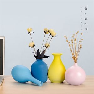 Blomma Ornament Ceramic Small Vase Crafts Flower Container Aromaterapy Bottle Living Room Home Decoration Accessories Vases 210409