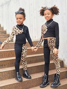 Meninas da criança 1 pc Leopard Imprimir Twist Tee 1 Pc Leggings ela