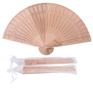 50pcs Personalized Customized Wooden Wedding Favors Gifts Sandalwood Hand Party Decoration 20Cm Wood Folding Fan 220622