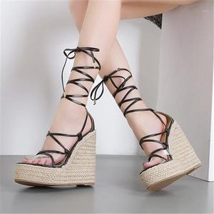Сандалии мода летняя соломенная ткачество подошвы женщин открытый носок лодыжки бешеные женские платформы клинья высокие каблуки обувь плюс размер 35-42